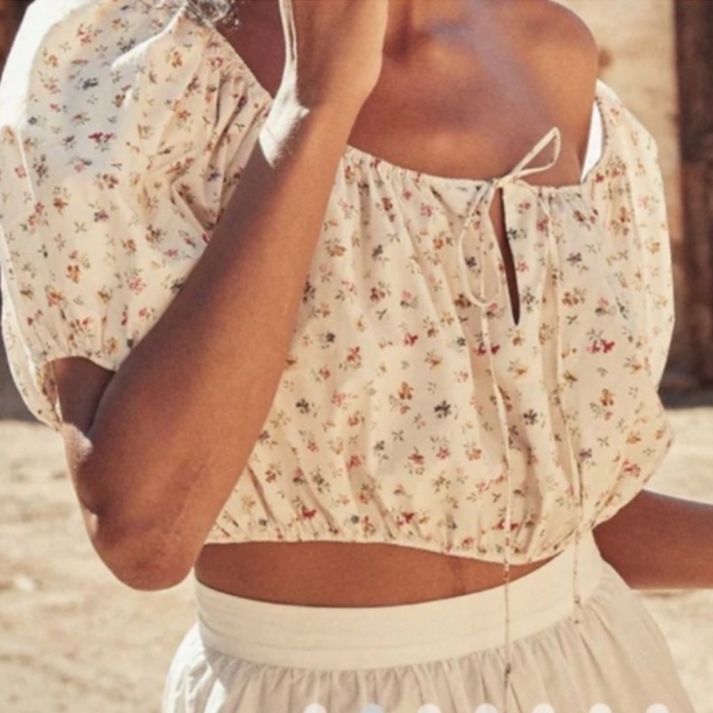 Doen Topaz Floral Off-Shoulder Crop Top